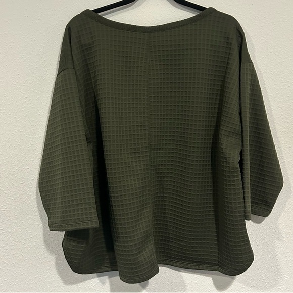 Max Studio London Olive Green Waffle Knit Women's Top Size 2X - Picture 4 of 4